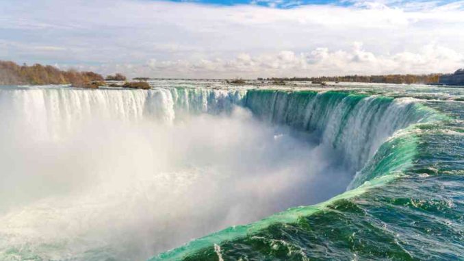 Must-Visit Tourist Attractions in Canada